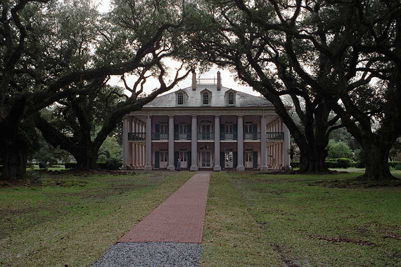 Oak Alley classical Loiusiana house
